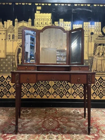 Coiffeuse de style Louis XVI en marqueterie