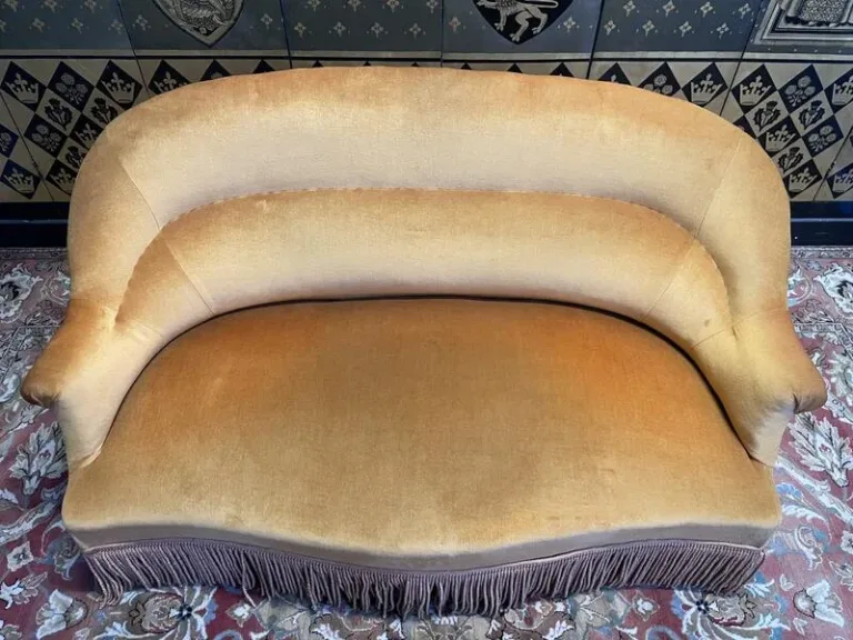Sofa - Napoleon III toad bench in GOLD velvet