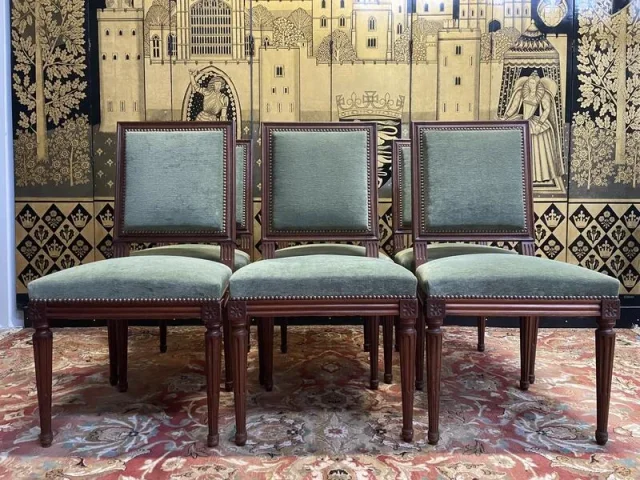 Suite de 6 chaises de style Louis XVI velours vert