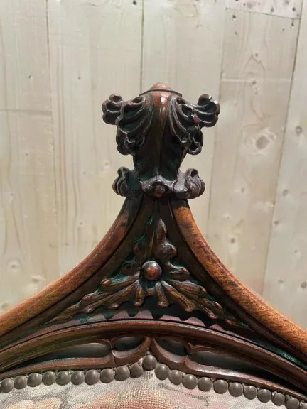 Paire de fauteuils de style Gothique