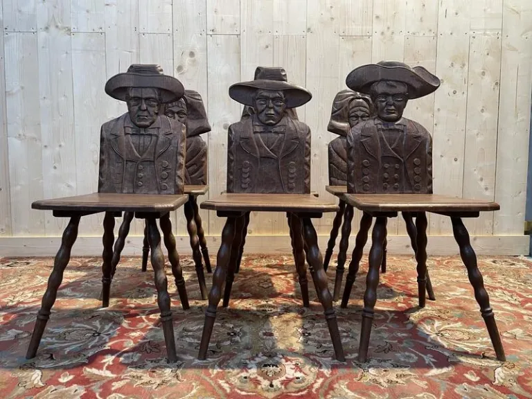 Set of 6 Alsatian chairs in carved oak
