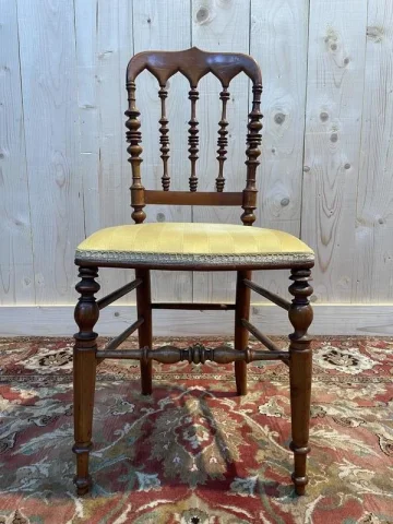 Suite de 4 chaises Napoléon III "Cathédrale"