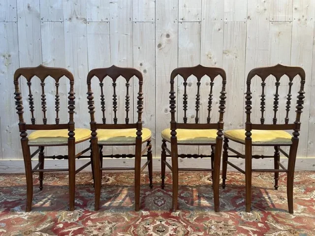 Suite de 4 chaises Napoléon III "Cathédrale"