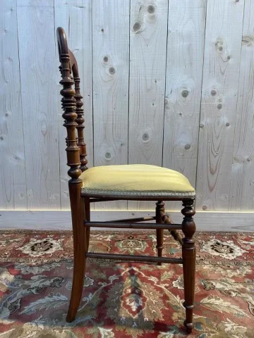 Suite de 4 chaises Napoléon III "Cathédrale"