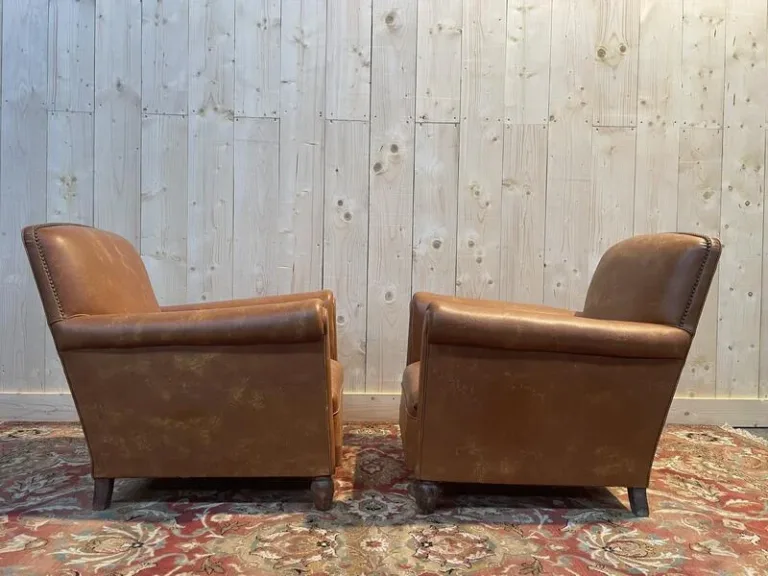 Paire de fauteuils Club en imitation cuir