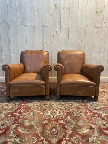 Pair of Club armchairs in imitation leather