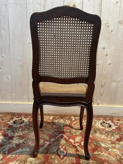 Suite de 6 chaises Louis XV en noyer et cannage