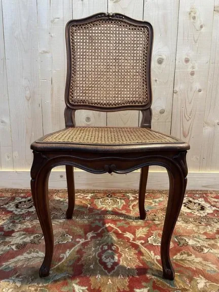 Suite de 6 chaises Louis XV en noyer et cannage