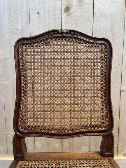 Suite de 6 chaises Louis XV en noyer et cannage
