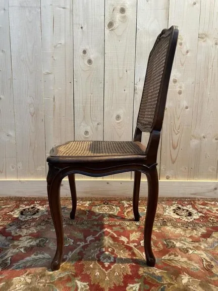 Suite de 6 chaises Louis XV en noyer et cannage