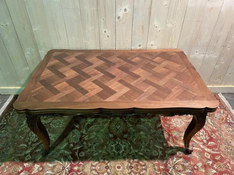 Table à l'italienne de style Louis XV en chêne sculpté