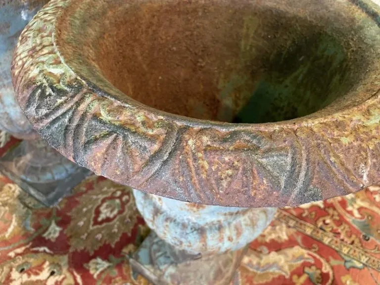 Pair of Medici vases in cast iron