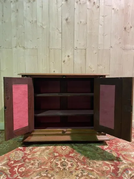 Buffet de style Renaissance en chêne sculpté