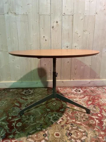 Osvaldo Borsani round dining table