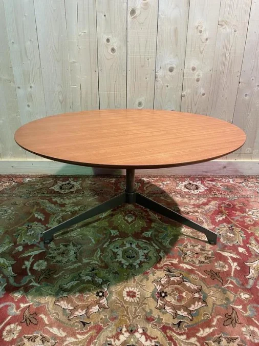 Osvaldo Borsani round dining table