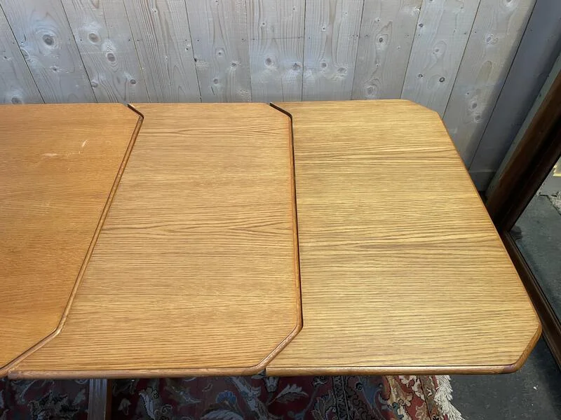 Table de salle à manger en chêne avec allonges intégrées