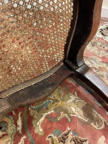8 chaises époque Louis XV en cannage