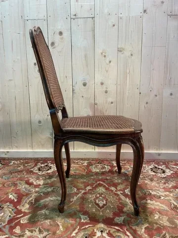 8 chaises époque Louis XV en cannage