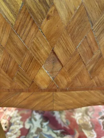 Commode de style Louis XV marquetée