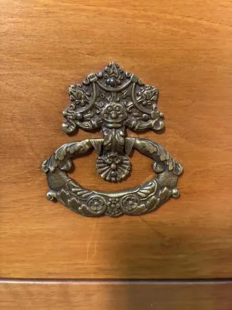 Commode de style Louis XV marquetée