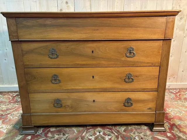 Commode Louis Philippe en noyer blond