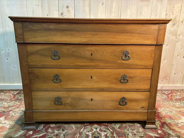Commode Louis Philippe en noyer blond