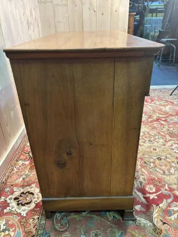 Commode Louis Philippe en noyer blond