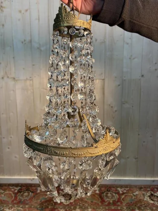 Hot air balloon chandelier with tassels