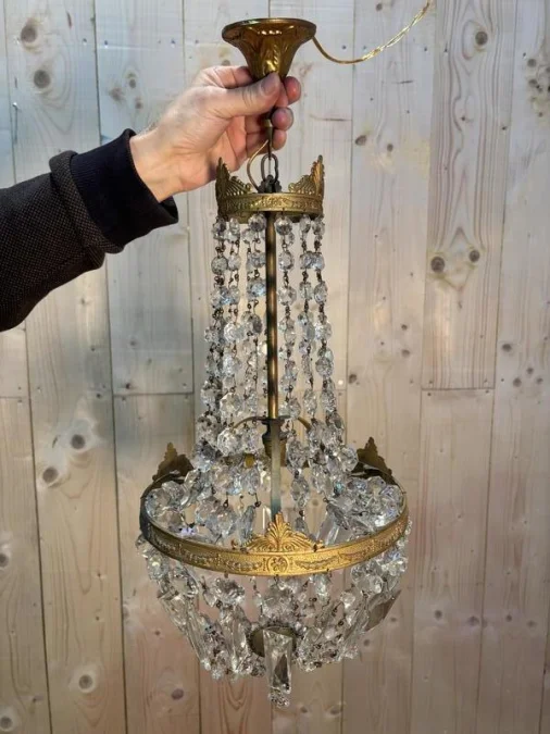 Hot air balloon chandelier with tassels