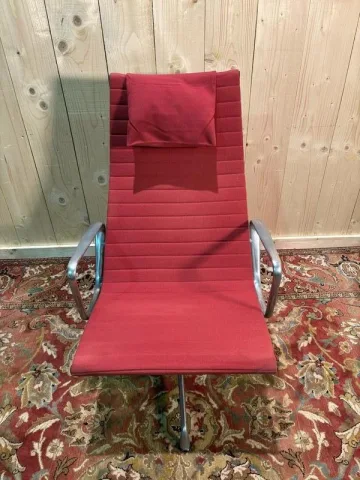 Charles Eames Bauhaus Aluminum Armchair and Ottoman