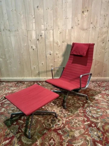Charles Eames Bauhaus Aluminum Armchair and Ottoman