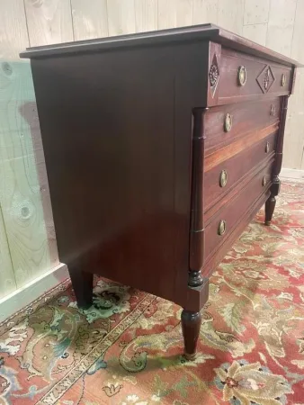 Commode de style Empire en acajou massif