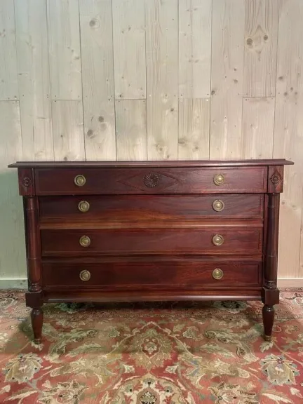 Commode de style Empire en acajou massif
