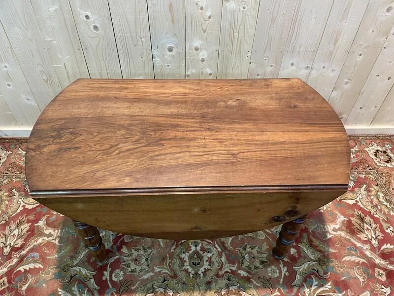 Table à manger ronde Louis Philippe en noyer
