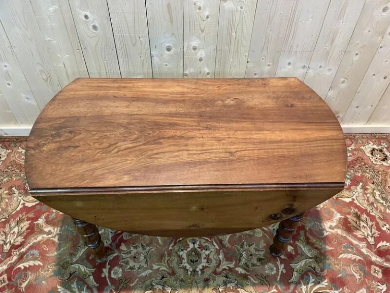 Table à manger ronde Louis Philippe en noyer