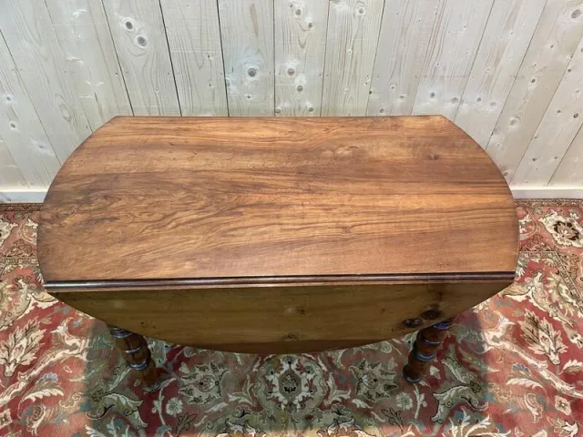 Table à manger ronde Louis Philippe en noyer