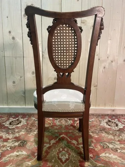 Chaise basse de nourrice Louis XVIu