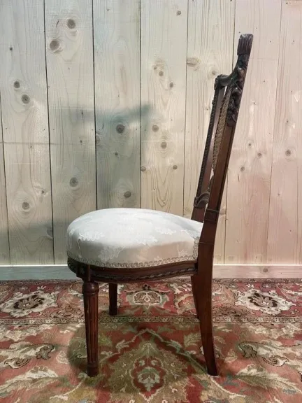 Chaise basse de nourrice Louis XVIu