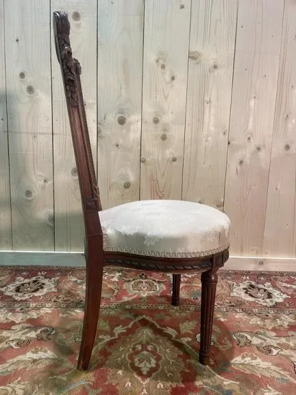 Chaise basse de nourrice Louis XVIu