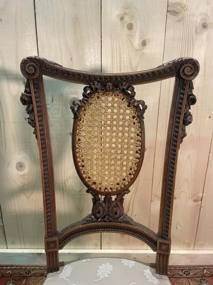 Chaise basse de nourrice Louis XVIu