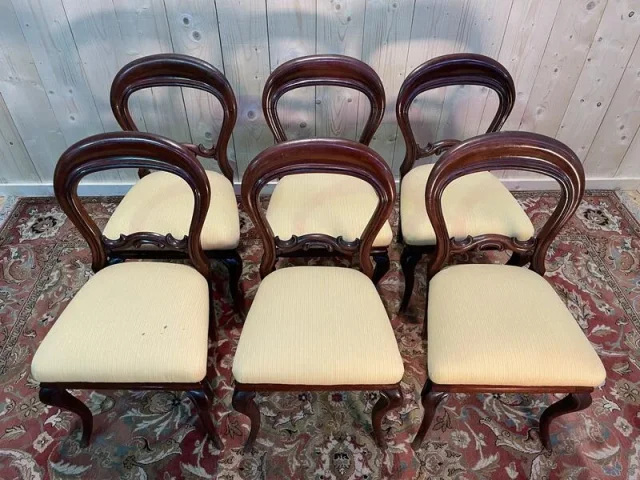 Suite de 6 chaises Louis XV en acajou