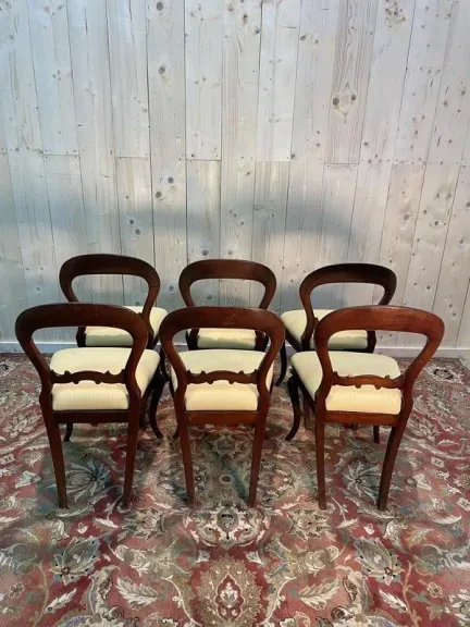 Suite de 6 chaises Louis XV en acajou