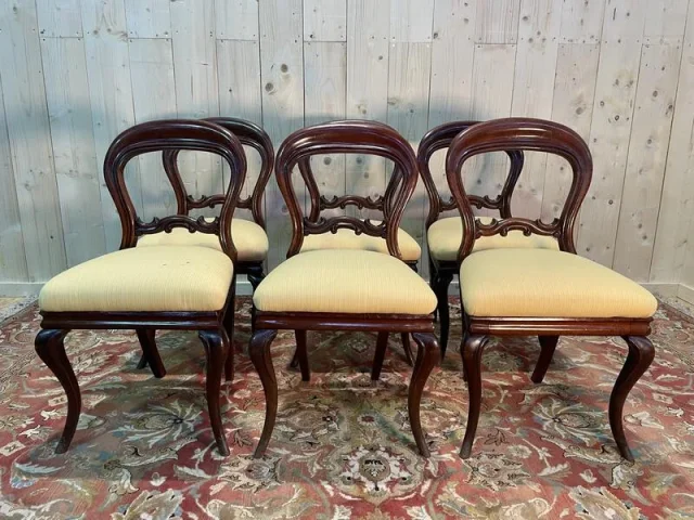 Suite de 6 chaises Louis XV en acajou