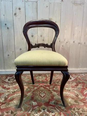Suite de 6 chaises Louis XV en acajou