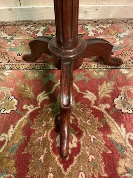 Guéridon Tripode à crémaillère style Louis XVI