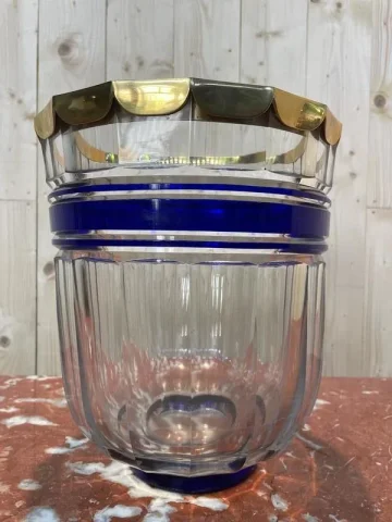 Vase en cristal de bohème et laiton