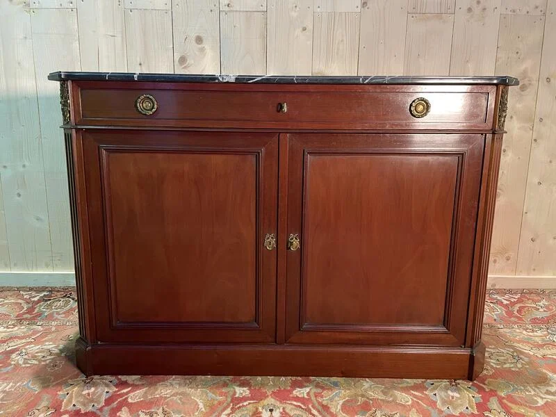 Buffet à plinthe de style Louis XVI MAILLEFERT