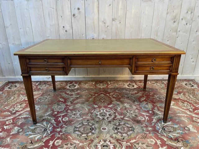 Bureau de style Louis XVI en merisier et cuir vert
