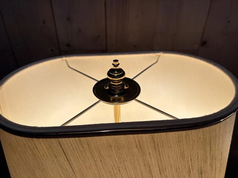 Set of 2 gold metal lamps