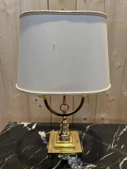 Set of 2 gold metal lamps